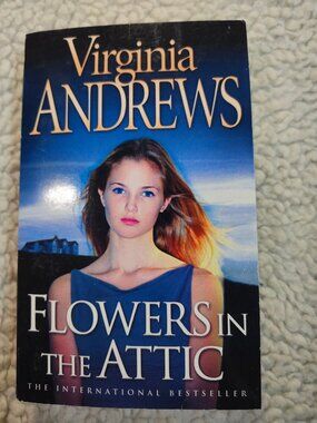 Virginia Andrews Flowers in the Attic Paperback HarperCollins 2012 Gothic Novel